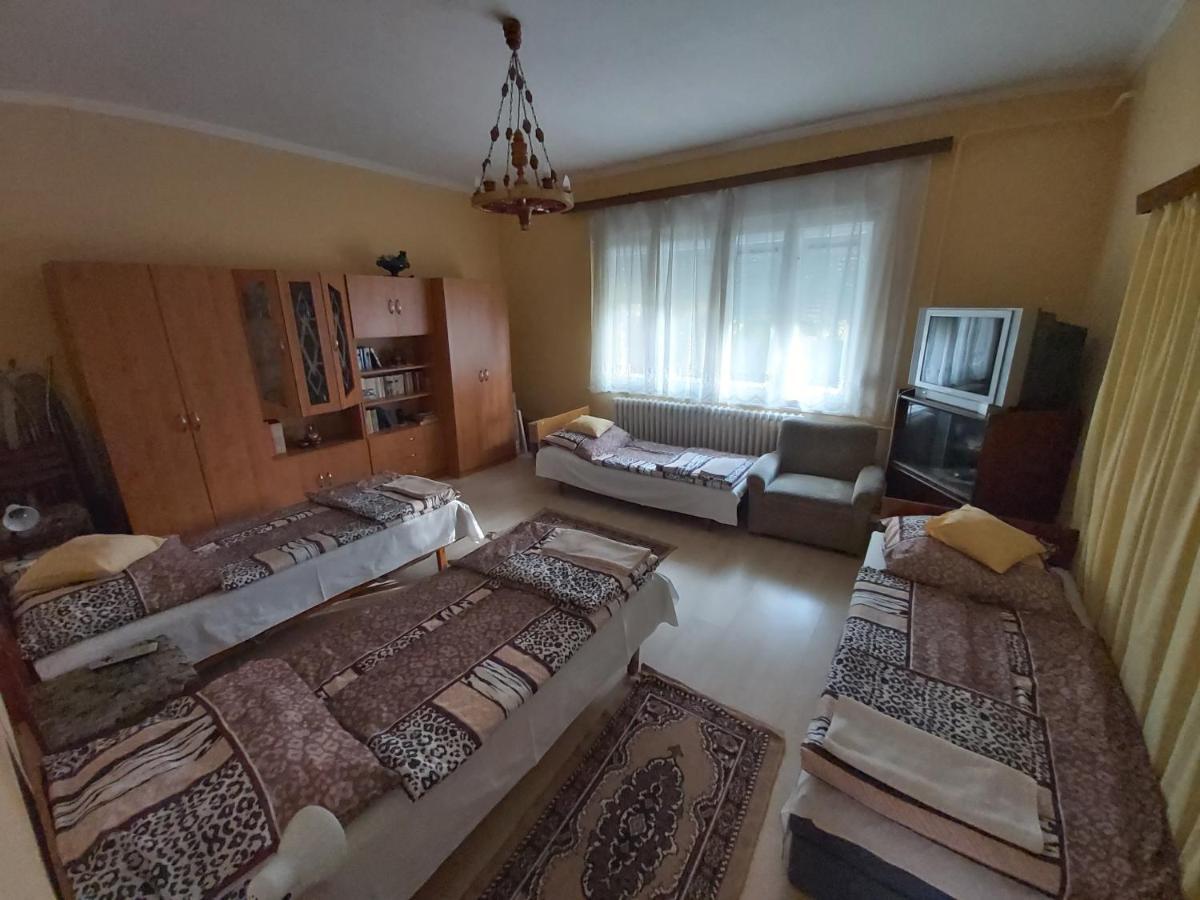 Var-Lak Vendeghaz Szendro Dış mekan fotoğraf